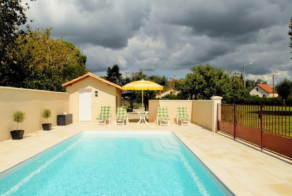 ベルジュラック La Grande Maison Bed & Breakfast エクステリア 写真